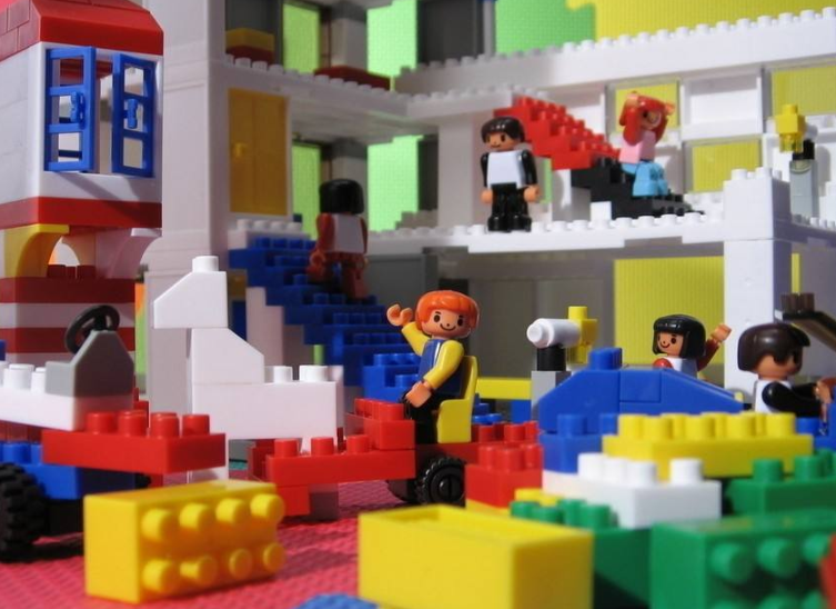 玩具銷售線下仍是主導(dǎo) 母嬰店如何找利潤點成關(guān)鍵