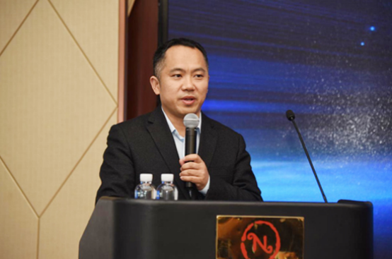 圖3：愛親董事長陳敬紅先生為大會(huì)致辭  