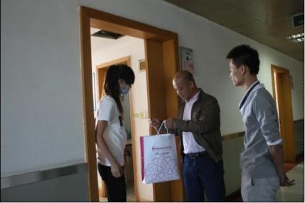 愛親母嬰企業(yè)高層親臨探望