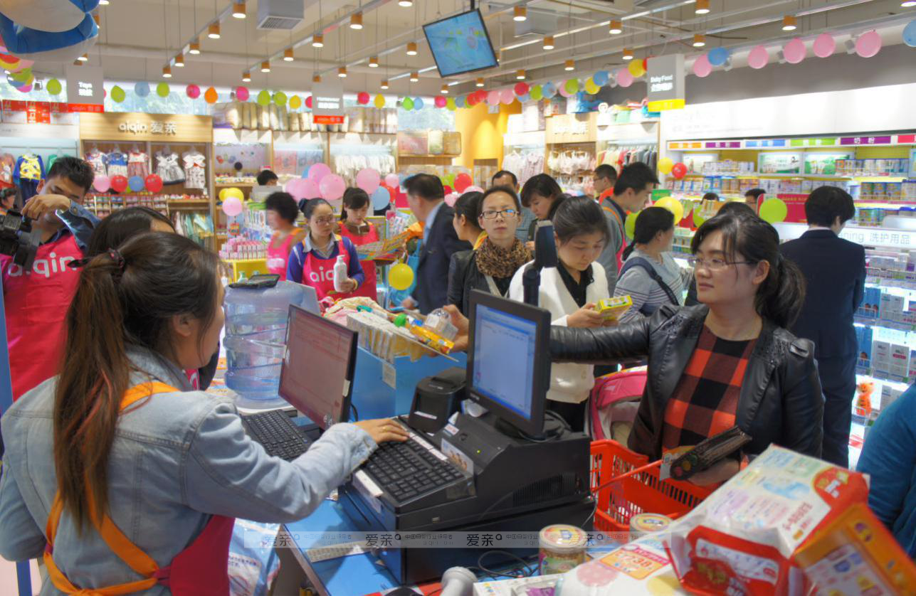 母嬰商家們使出渾身解數(shù)推銷自己的商品