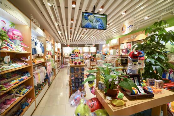 母嬰用品連鎖加盟企業(yè)如愛親母嬰，搭建了O2O海外購平臺，為消費者提供便捷的海外購通道