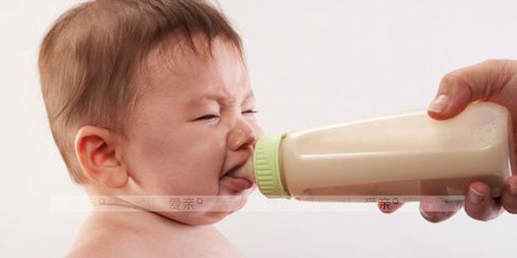 阪崎腸桿菌能引起嚴(yán)重的新生兒腦膜炎、小腸結(jié)腸炎和菌血癥，死亡率高達(dá)50% 以上。