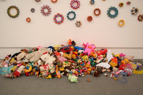 玩具現在面臨的問題各種各樣,家長們寧可花費高價，也要買到合格安全的產品。一些品質有保的母嬰加盟店中，玩具深受青睞