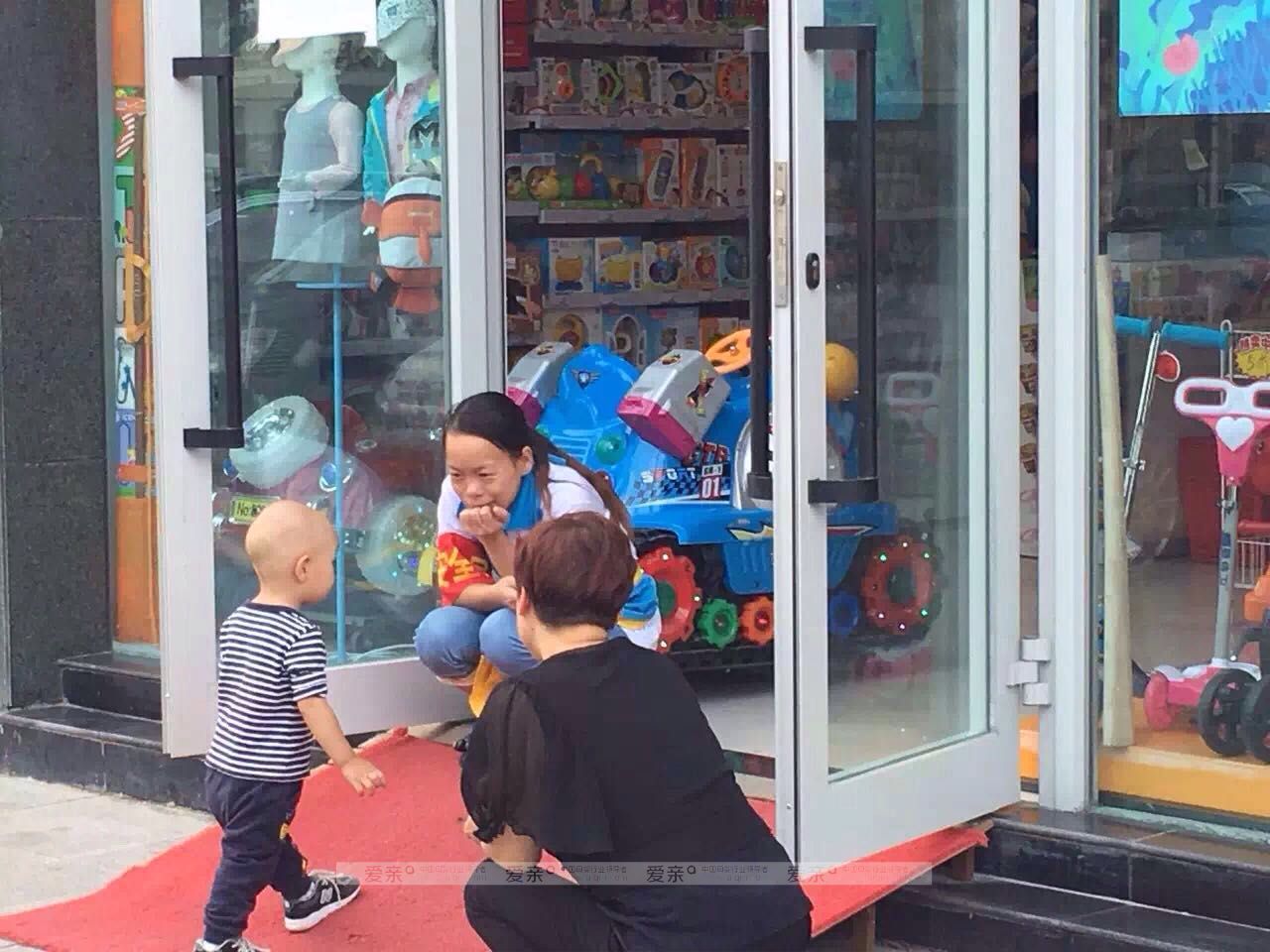 這個(gè)農(nóng)民離婚養(yǎng)子，加盟母嬰店描繪美好未來(lái)