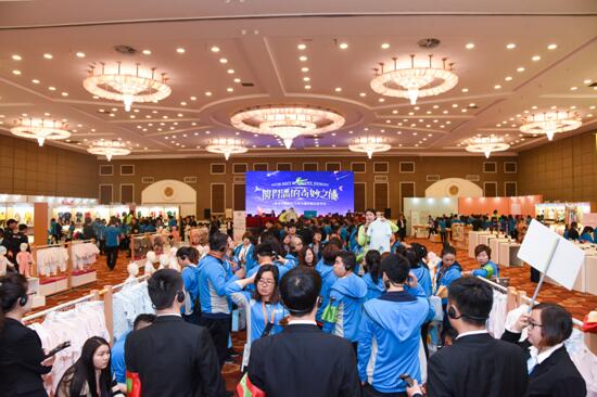 愛親訂貨會(huì)愛親貝貝服紡受歡迎