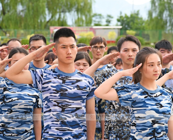 愛親母嬰2017年度營運中心鐵軍特訓營完美收官