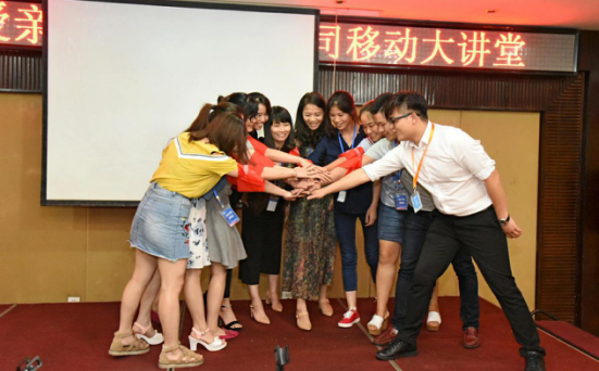 差異化工具破營(yíng)銷難題——愛(ài)親移動(dòng)大講堂南昌站
