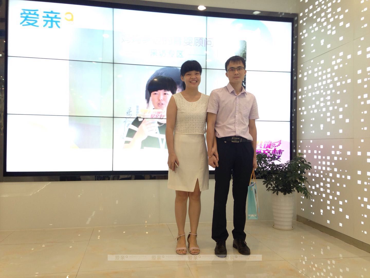 熱烈慶祝廣東李女士加盟愛親母嬰！預(yù)祝生意興??！