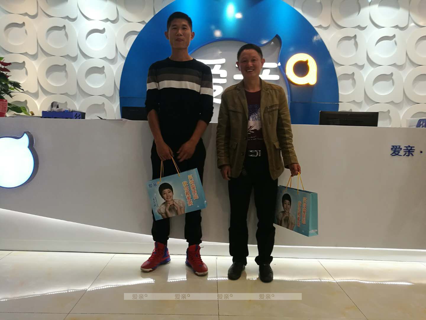 熱烈慶祝湖南益陽殷先生加盟愛親母嬰！預(yù)祝生意興??！