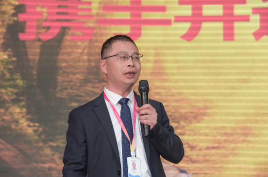 周總現(xiàn)場(chǎng)分享愛(ài)親西南大區(qū)2018戰(zhàn)略發(fā)展綱要