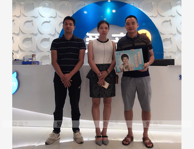 熱烈慶祝廣東鄭女士加盟愛親母嬰！預祝生意興??！