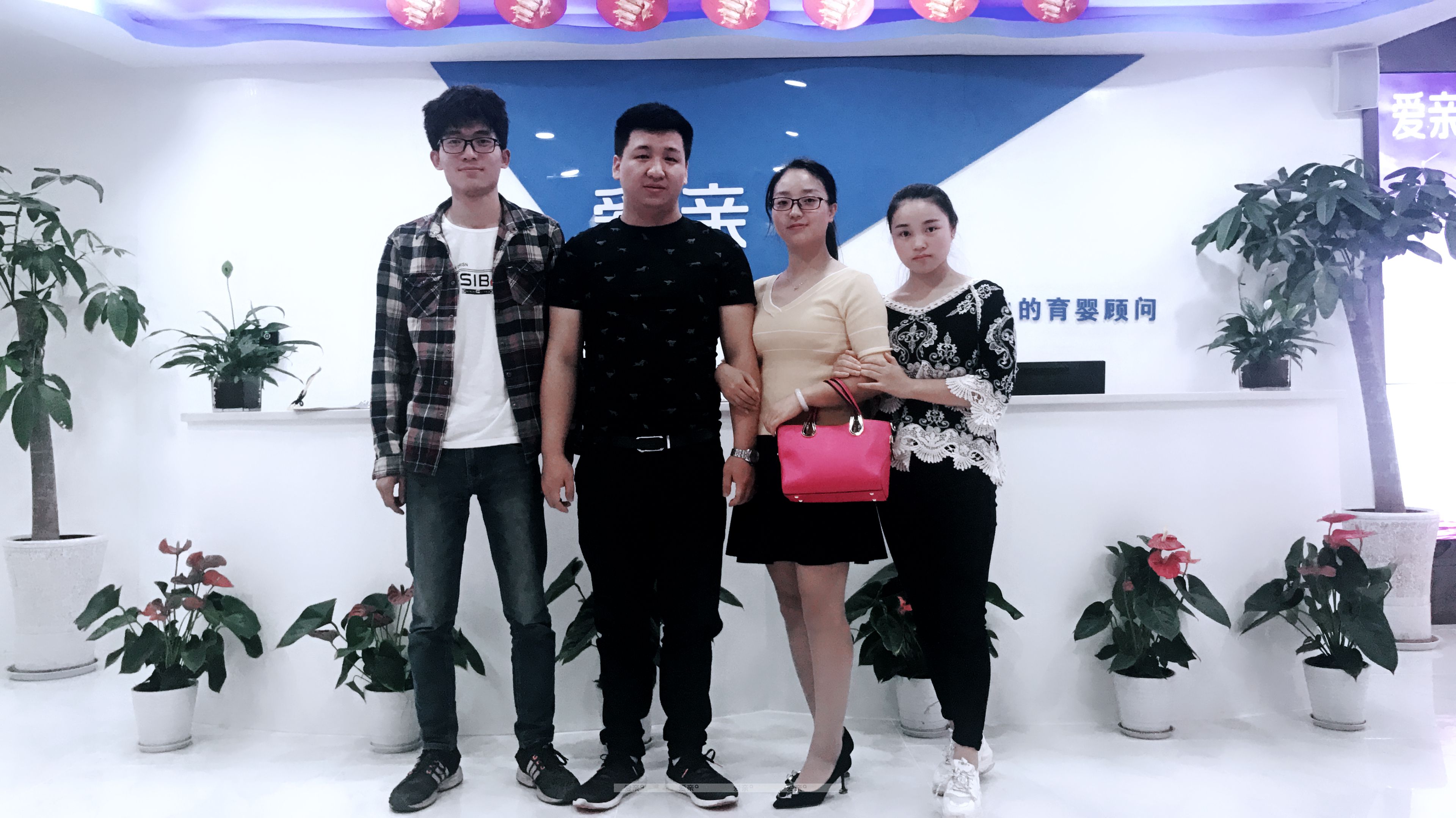 熱烈慶祝陜西西安趙先生加盟愛親母嬰！預(yù)祝生意興隆！